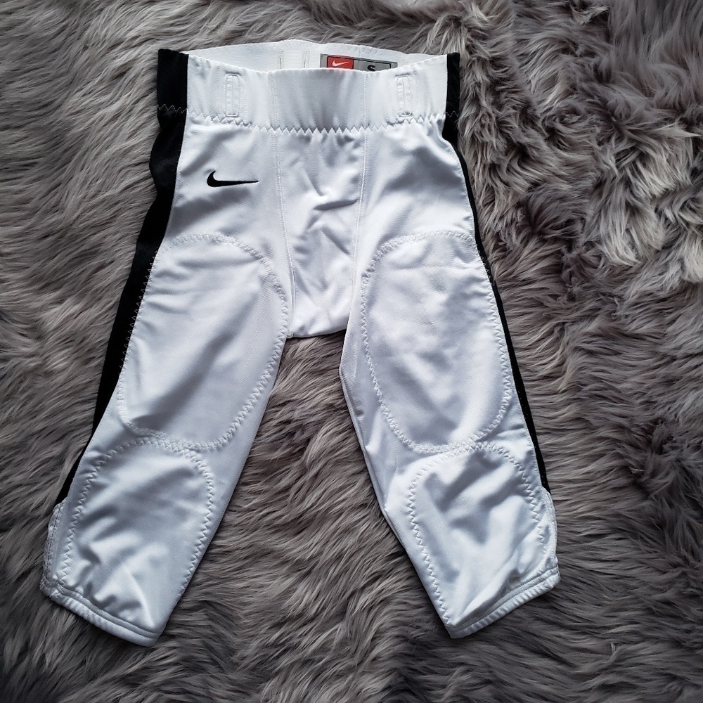 Nike Men's Football Shorts Size S